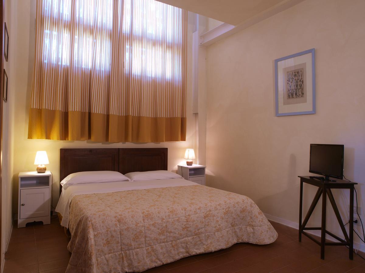 Agriturismo La Moraia Hotel ปอจจิบองซี ภายนอก รูปภาพ